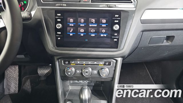Volkswagen Tiguan (II) 2.0 TDI Premium 2018 — фото 36