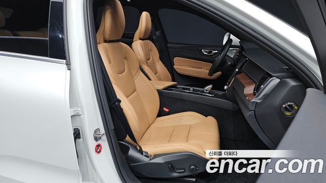Volvo XC60 (II) B5 Inscription 2022 — фото 15