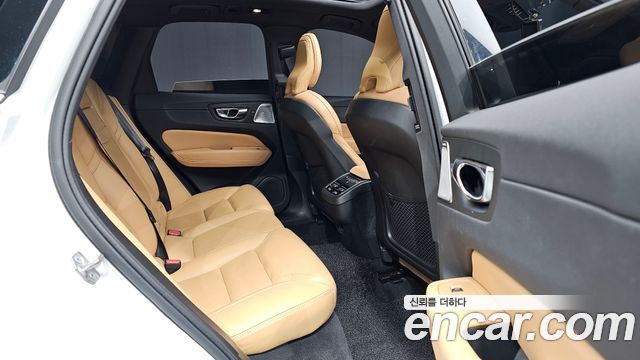 Volvo XC60 (II) B5 Inscription 2022 — фото 16