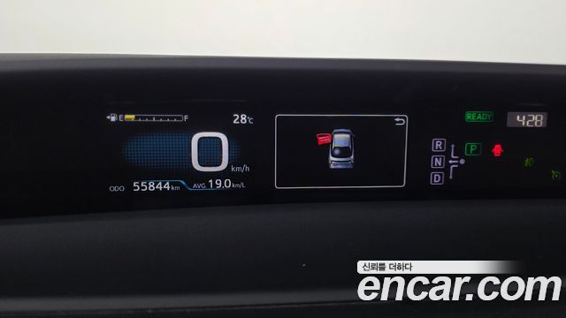 Toyota Prius (IV) 1.8 E 2017 — фото 8