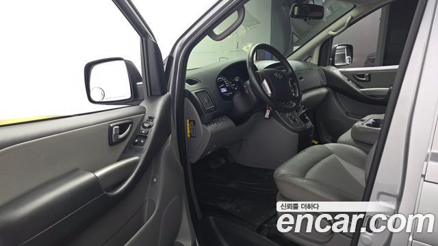 Hyundai Grand Starex Van 3-Seater Smart 2021 — фото 10