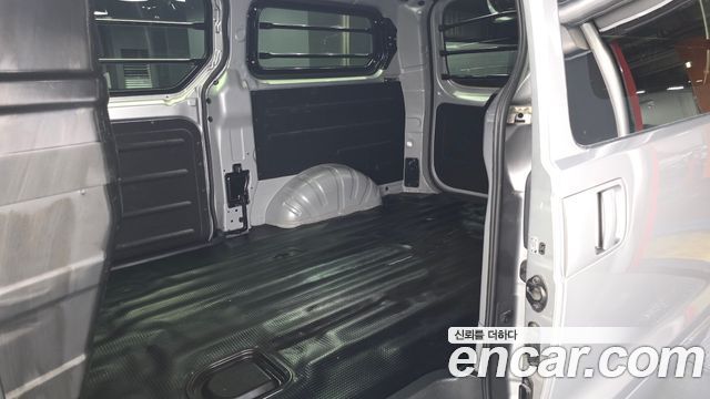 Hyundai Grand Starex Van 3-Seater Smart 2021 — фото 12