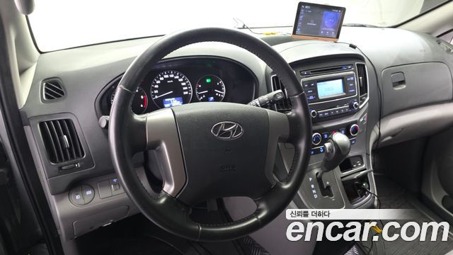 Hyundai Grand Starex Van 3-Seater Smart 2021 — фото 13