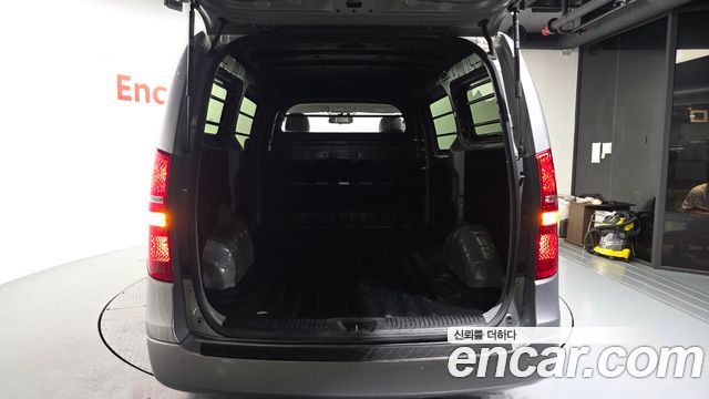 Hyundai Grand Starex Van 3-Seater Smart 2021 — фото 20