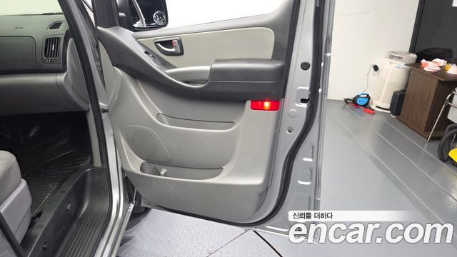 Hyundai Grand Starex Van 3-Seater Smart 2021 — фото 25