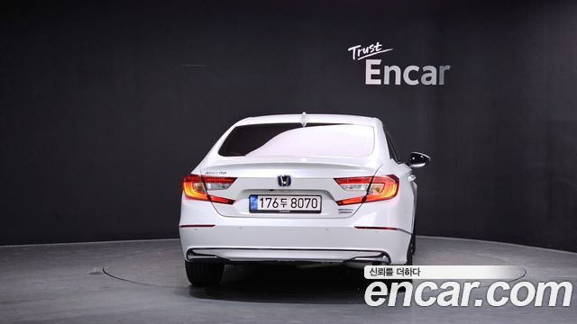 Honda Accord (X) 2.0 Hybrid Touring 2022 — фото 4