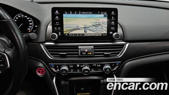 Honda Accord (X) 2.0 Hybrid Touring 2022 — фото 13