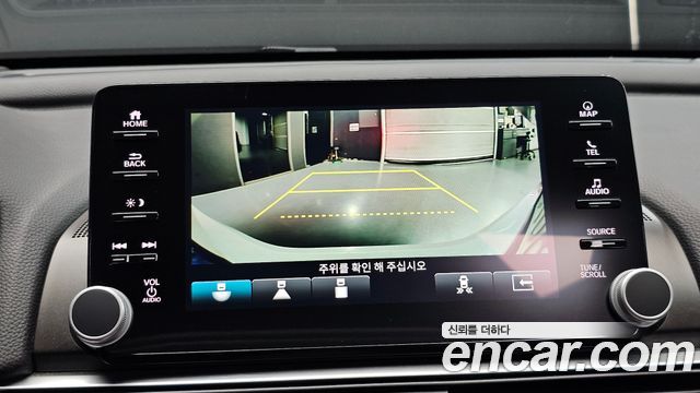 Honda Accord (X) 2.0 Hybrid Touring 2022 — фото 14