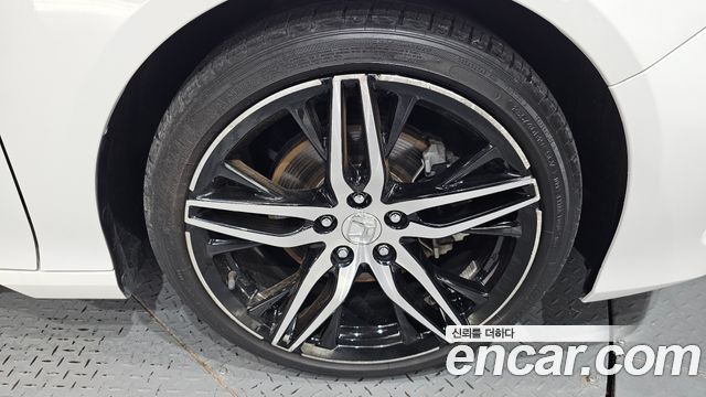Honda Accord (X) 2.0 Hybrid Touring 2022 — фото 21