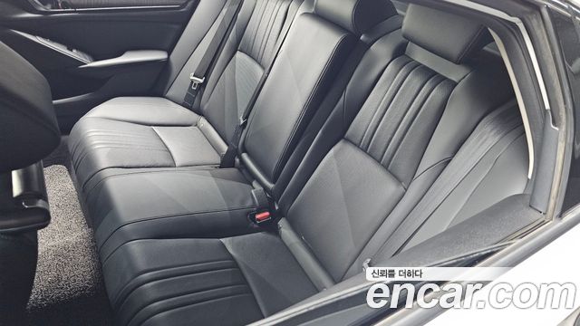 Honda Accord (X) 2.0 Hybrid Touring 2022 — фото 33