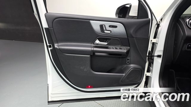 Mercedes-Benz GLB-Class (X247) GLB200 d 2021 — фото 24