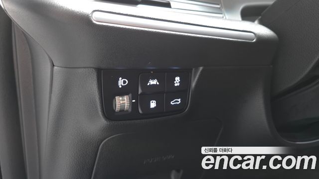 Hyundai Grandeur (IG) 3.0 LPi Rent Car Modern 2023 — фото 18