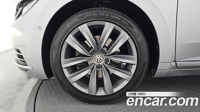 Volkswagen Arteon 2.0 TDI Premium 2018 — фото 5
