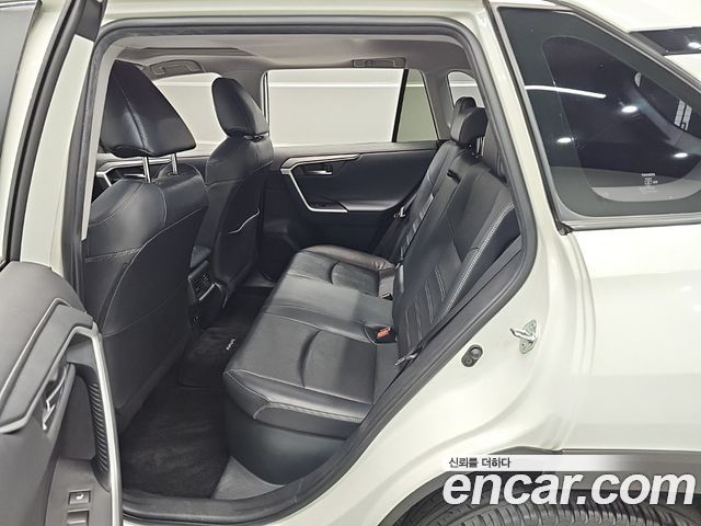 Toyota RAV4 (V) 2,5 4WD Hybrid LTD 2019 — фото 15