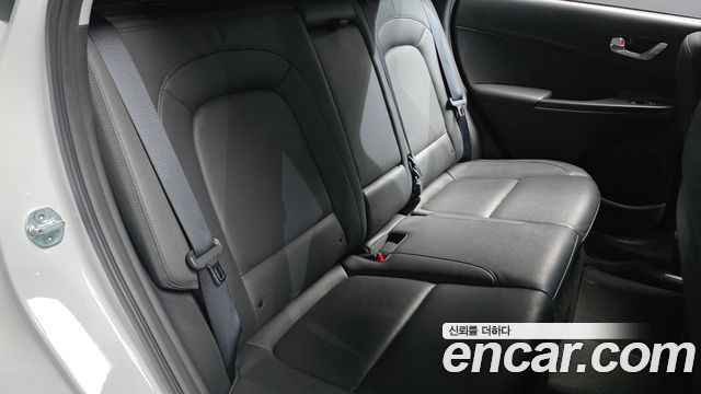 Hyundai Kona Gasoline 2.0 2WD Inspiration 2022 — фото 11