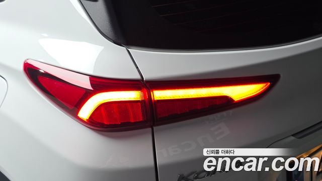 Hyundai Kona Gasoline 2.0 2WD Inspiration 2022 — фото 23