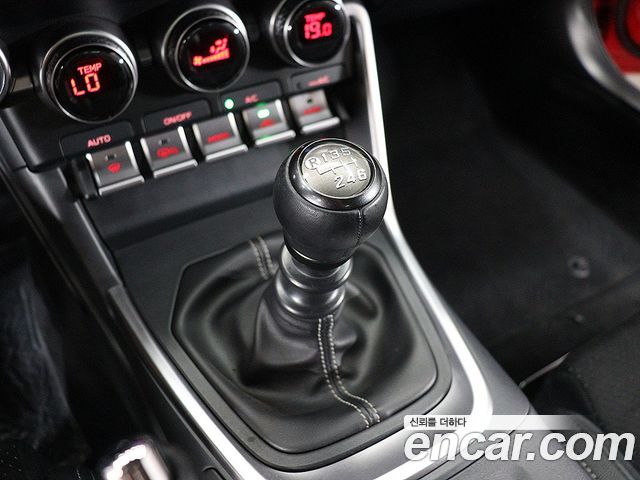Toyota GR86 2.4 Premium 2024 — фото 15