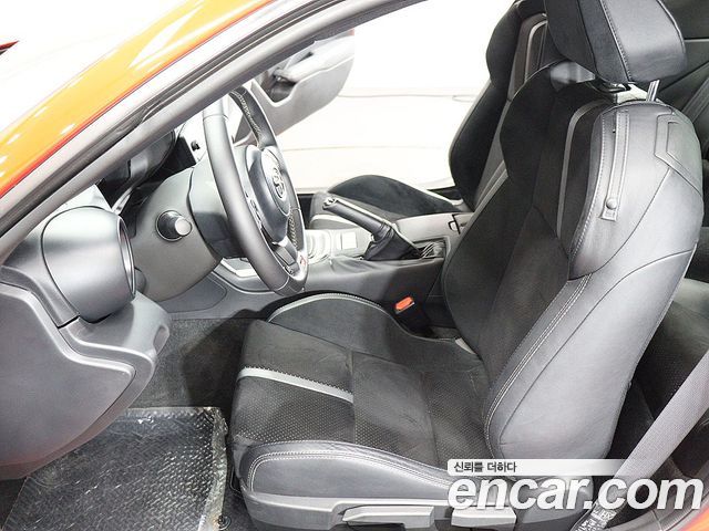 Toyota GR86 2.4 Premium 2024 — фото 20