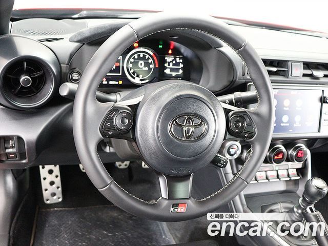 Toyota GR86 2.4 Premium 2024 — фото 22
