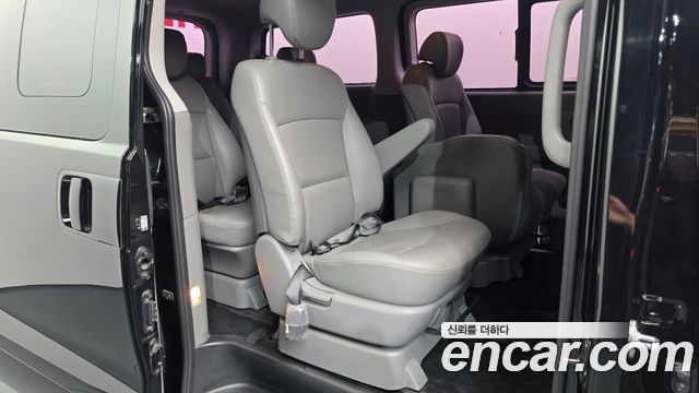 Hyundai Grand Starex Wagon 11-Seater Modern 2021 — фото 11