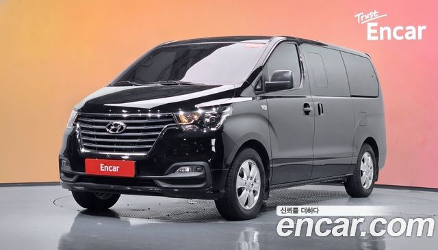 Hyundai Grand Starex Wagon 11-Seater Modern