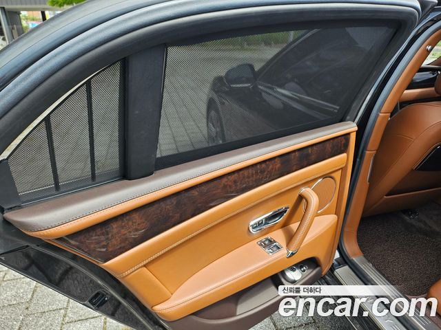 Bentley Flying Spur (II) 4.0 2015 — фото 10