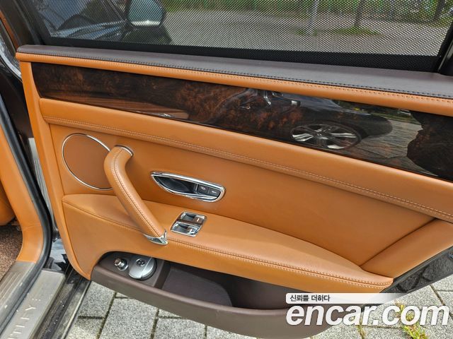 Bentley Flying Spur (II) 4.0 2015 — фото 18