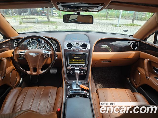 Bentley Flying Spur (II) 4.0 2015 — фото 20