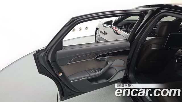 Audi A8 (D5) 55 TFSI Quattro Premium LWB 2023 — фото 25