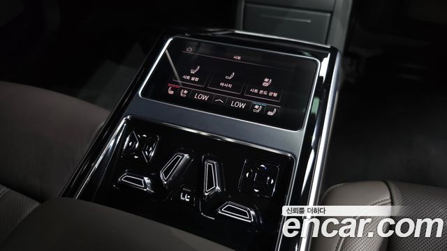 Audi A8 (D5) 55 TFSI Quattro Premium LWB 2023 — фото 33