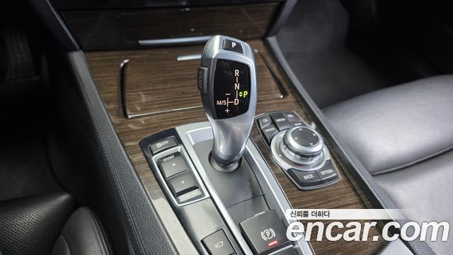 BMW 7 Series (F01) 740Li 2012 — фото 9