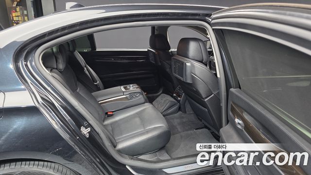 BMW 7 Series (F01) 740Li 2012 — фото 16