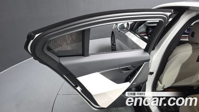BMW 5 Series (G60) 520i M Sport 2025 — фото 25