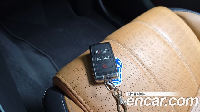 Land Rover Range Rover Velar 3.0 P400 R-Dynamic HSE 2023 — фото 16