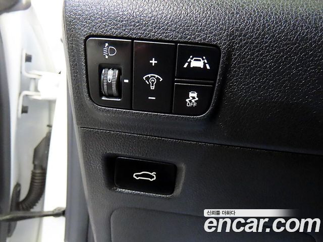 Kia K5 (III) 2.0 Noblesse 2022 — фото 18
