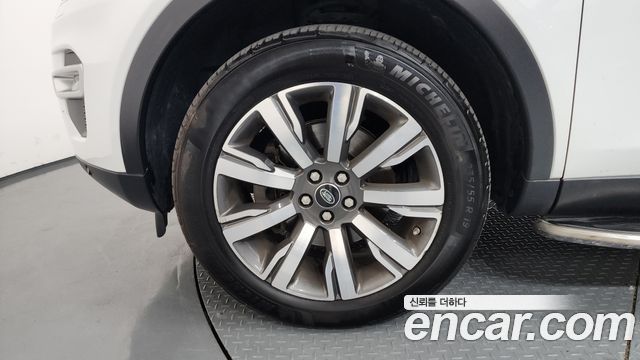 Land Rover Discovery Sport 2.0 TD4 HSE Luxury 2018 — фото 5