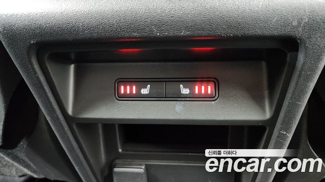 Land Rover Discovery Sport 2.0 TD4 HSE Luxury 2018 — фото 12