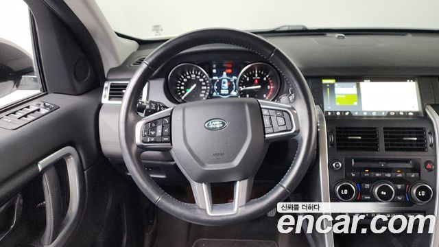 Land Rover Discovery Sport 2.0 TD4 HSE Luxury 2018 — фото 14
