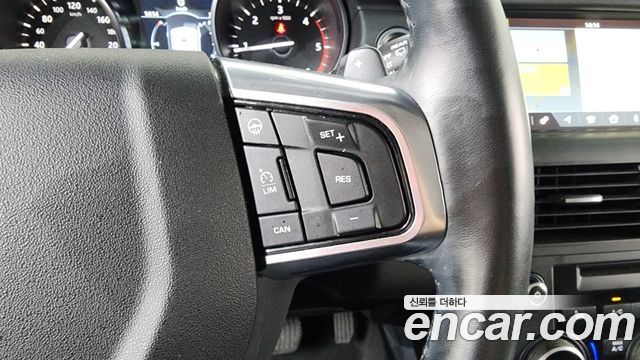 Land Rover Discovery Sport 2.0 TD4 HSE Luxury 2018 — фото 18