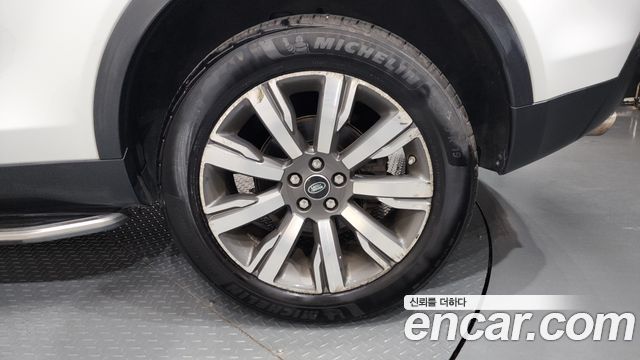 Land Rover Discovery Sport 2.0 TD4 HSE Luxury 2018 — фото 21