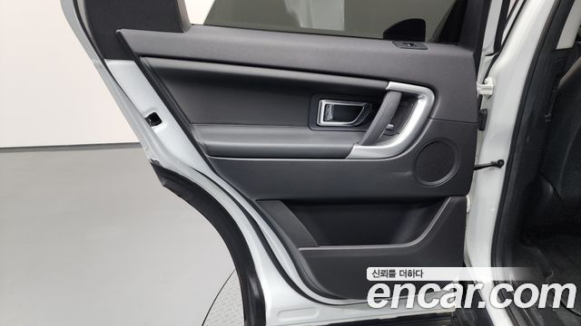 Land Rover Discovery Sport 2.0 TD4 HSE Luxury 2018 — фото 25