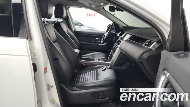 Land Rover Discovery Sport 2.0 TD4 HSE Luxury 2018 — фото 26