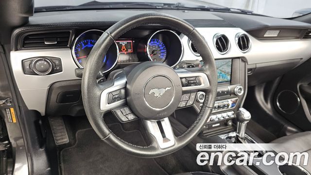 Ford Mustang GT Convertible 2017 — фото 17