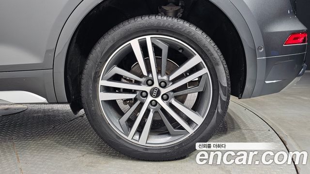 Audi Q5 (FY) 40 TDI Quattro Premium 2023 — фото 21