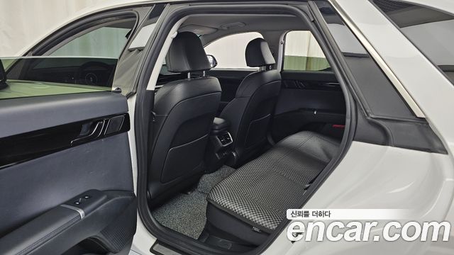 Hyundai Grandeur (GN7) 3.5 LPG 2WD (Taxi) Deluxe 2023 — фото 16