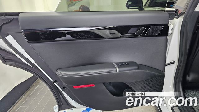 Hyundai Grandeur (GN7) 3.5 LPG 2WD (Taxi) Deluxe 2023 — фото 25
