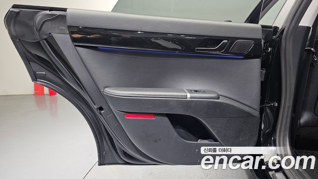 Hyundai Grandeur (GN7) 2,5 Gasoline 2WD Exclusive 2023 — фото 25