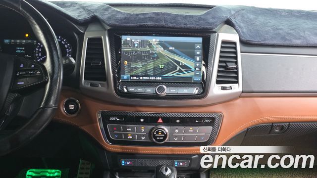 KG Mobility (SsangYong) Rexton Sports Khan Diesel 2.2 4WD Professional S (5-Link) 2019 — фото 12