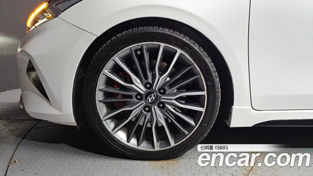 Kia K3 (II) 1.6 Turbo GT 5Door Signature 2022 — фото 5