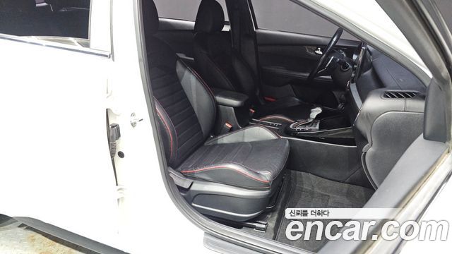 Kia K3 (II) 1.6 Turbo GT 5Door Signature 2022 — фото 12